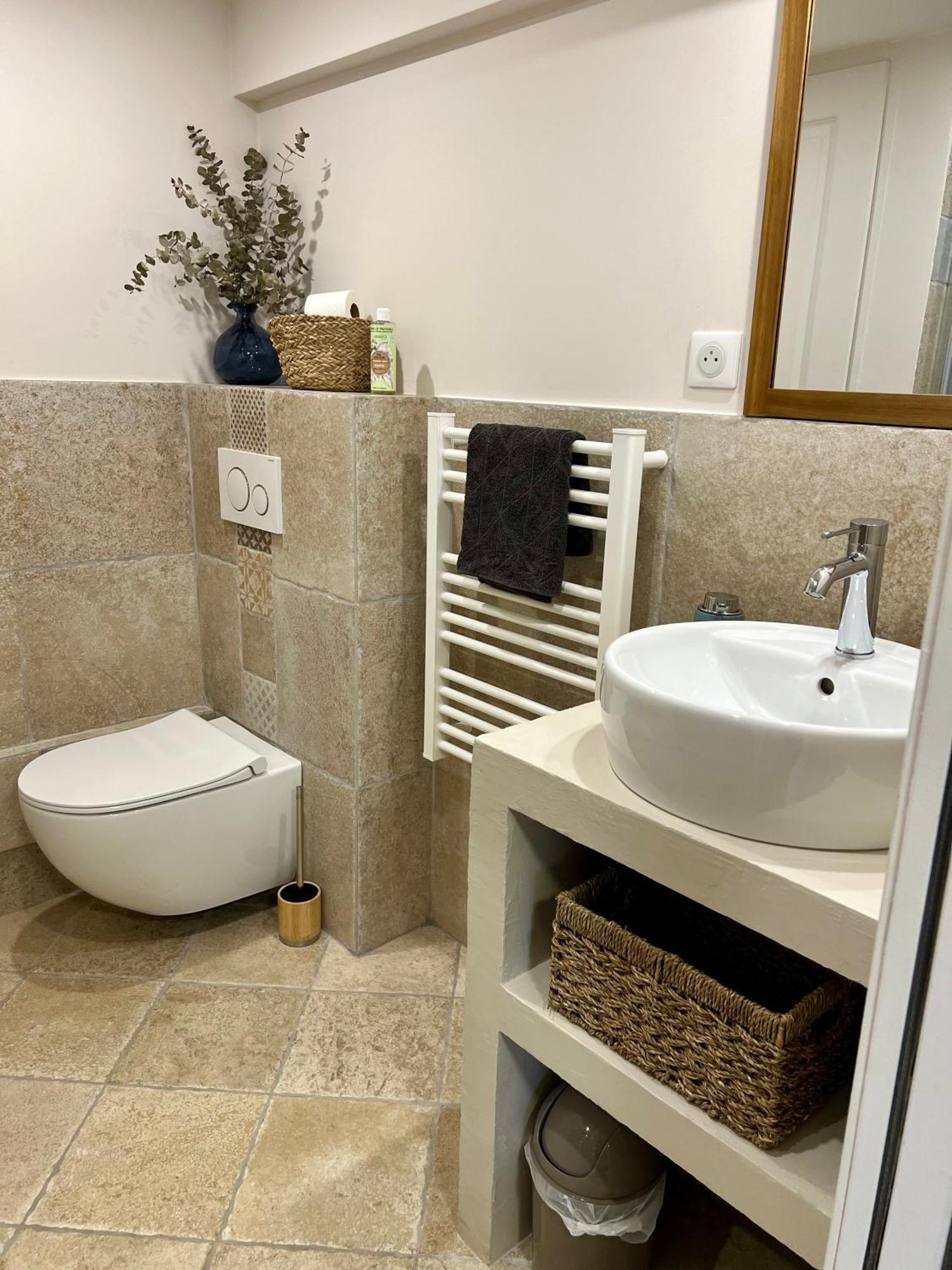 Studio With Private Car Park And Air Con Valbonne Ngoại thất bức ảnh